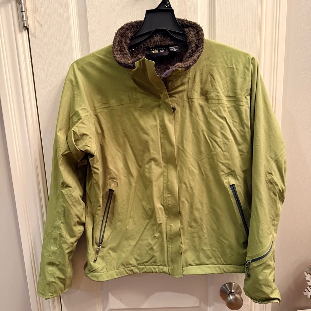 Mountain Hardwear lined Light Green Ski Jacket. Size Large